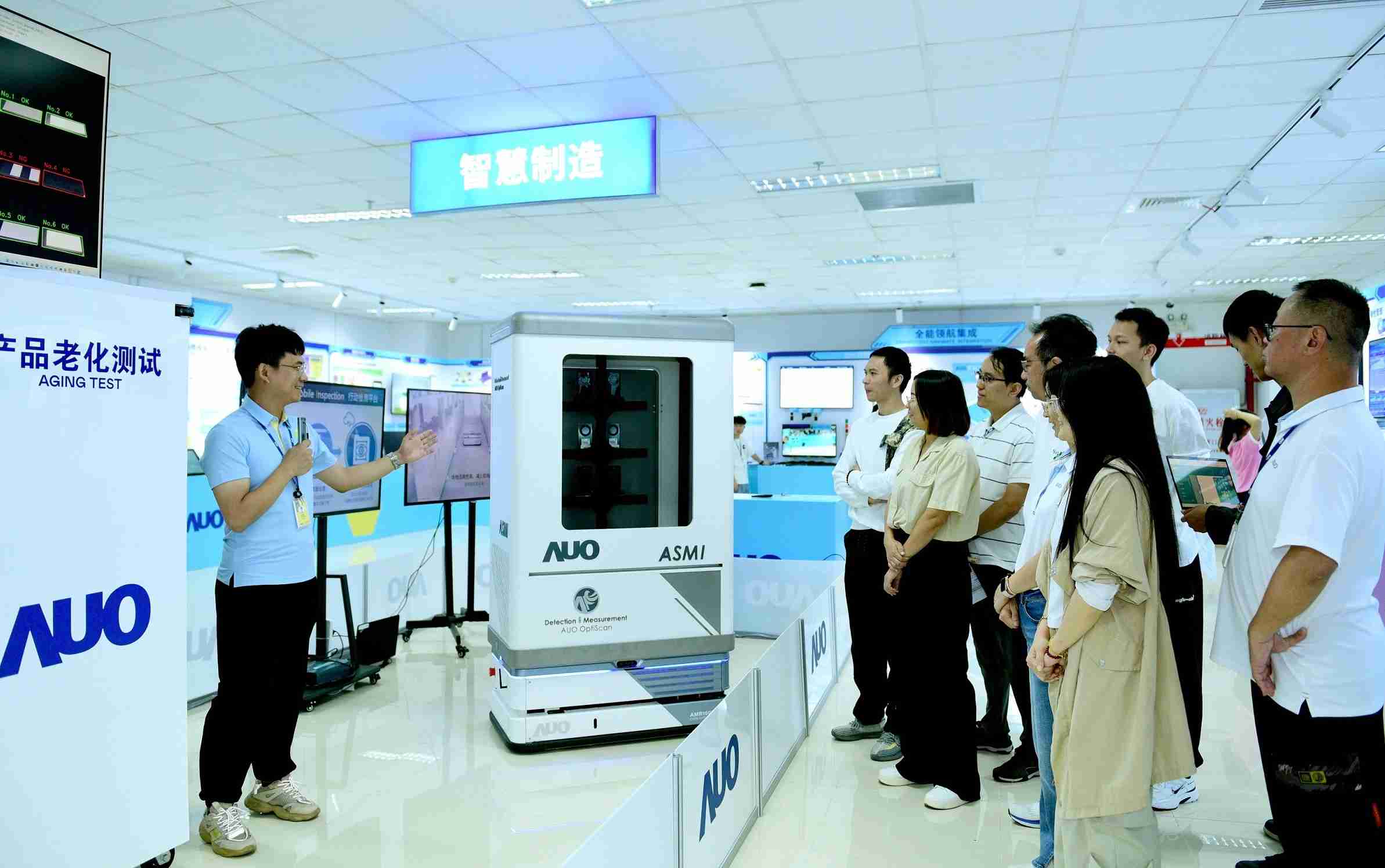 NG大舞台厦门将5G+ABC技术串联生产管理全流程，，，，打通研发、、、采购、、、生管、、制程、、、、设备、、质量等产品全生命周期制造流程，，，，完成数字化设计、、、智慧供应链、、、智能座舱、、全流程设备管理、、、数据驱动优化、、、、智慧在线检测、、、、智慧品管等自适应生产模式升级